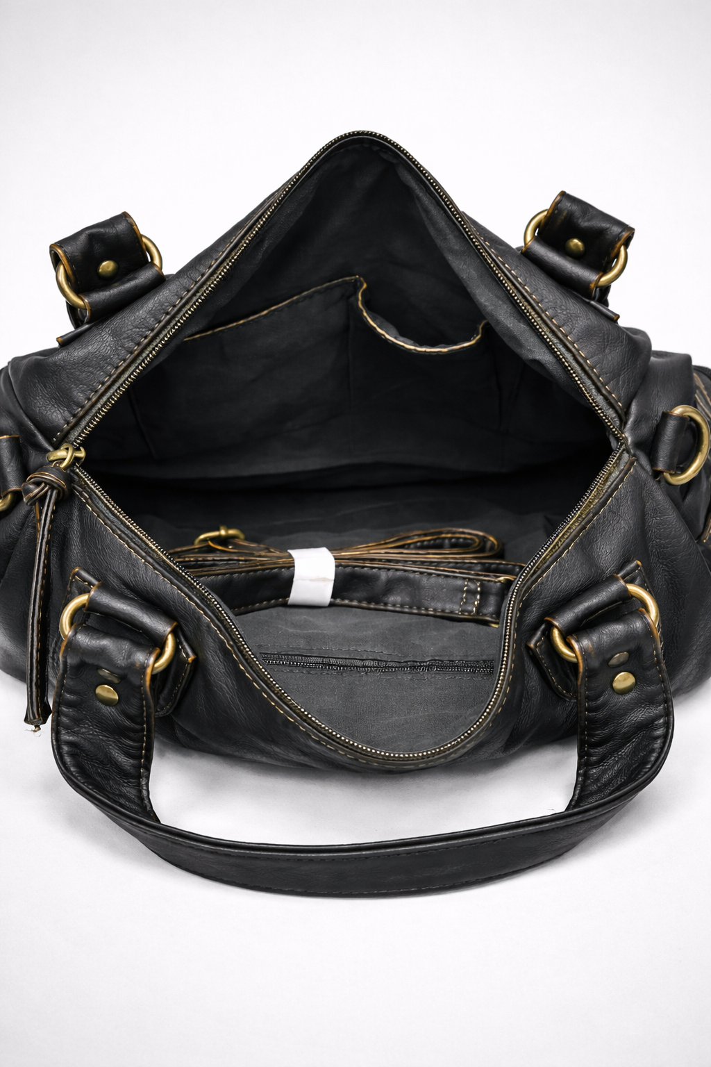 Thermabuild | Black go-to shoulder handbag for school