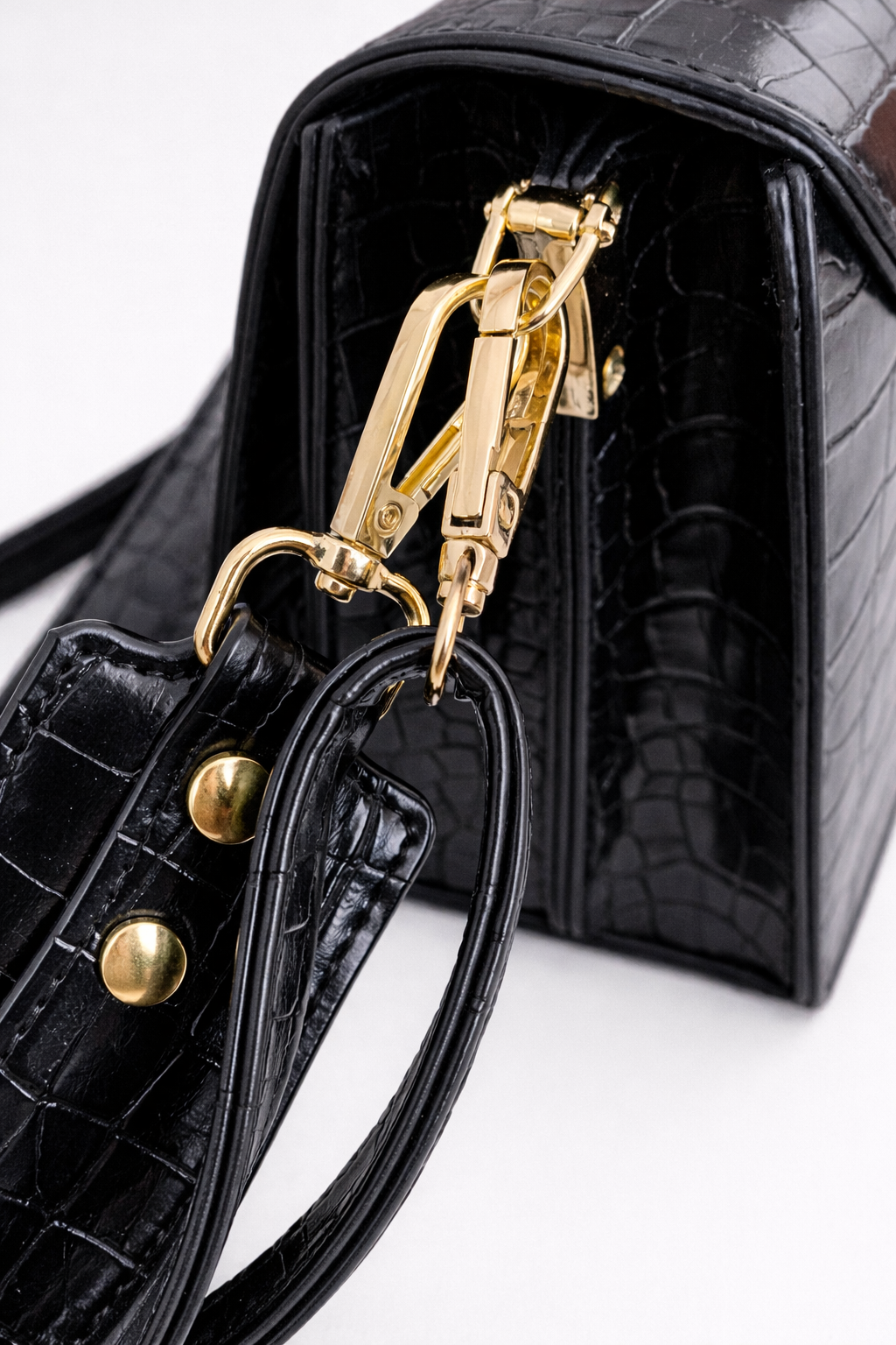 Thermabuild | Mini black crossbody bag for work