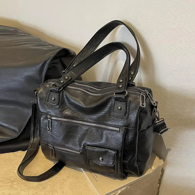 Thermabuild | Big handbag for school with a spacious top-zip opening  SALERNO