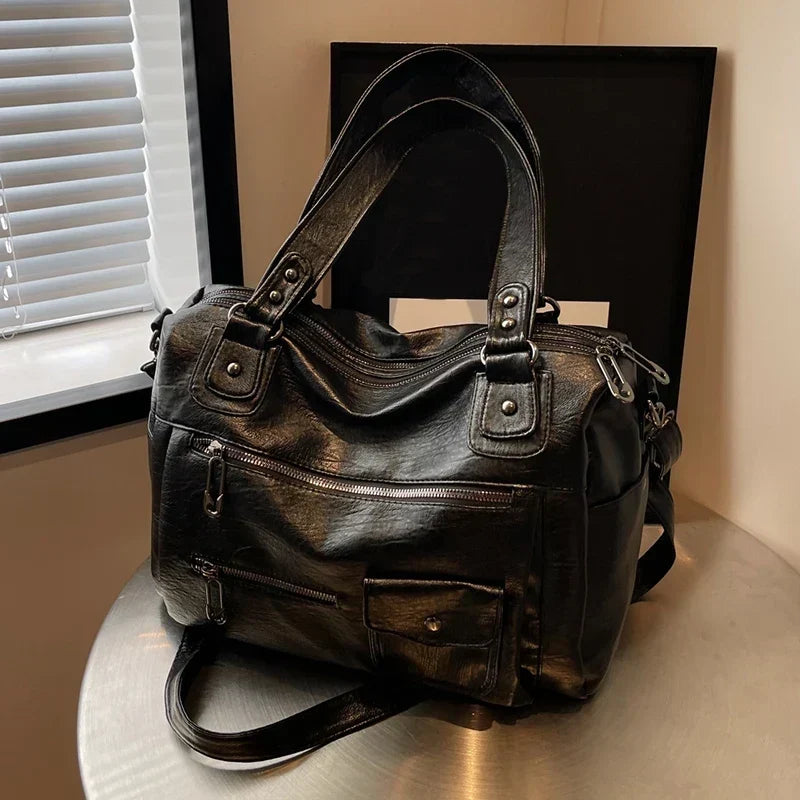 Thermabuild | Big handbag for school with a spacious top-zip opening  SALERNO