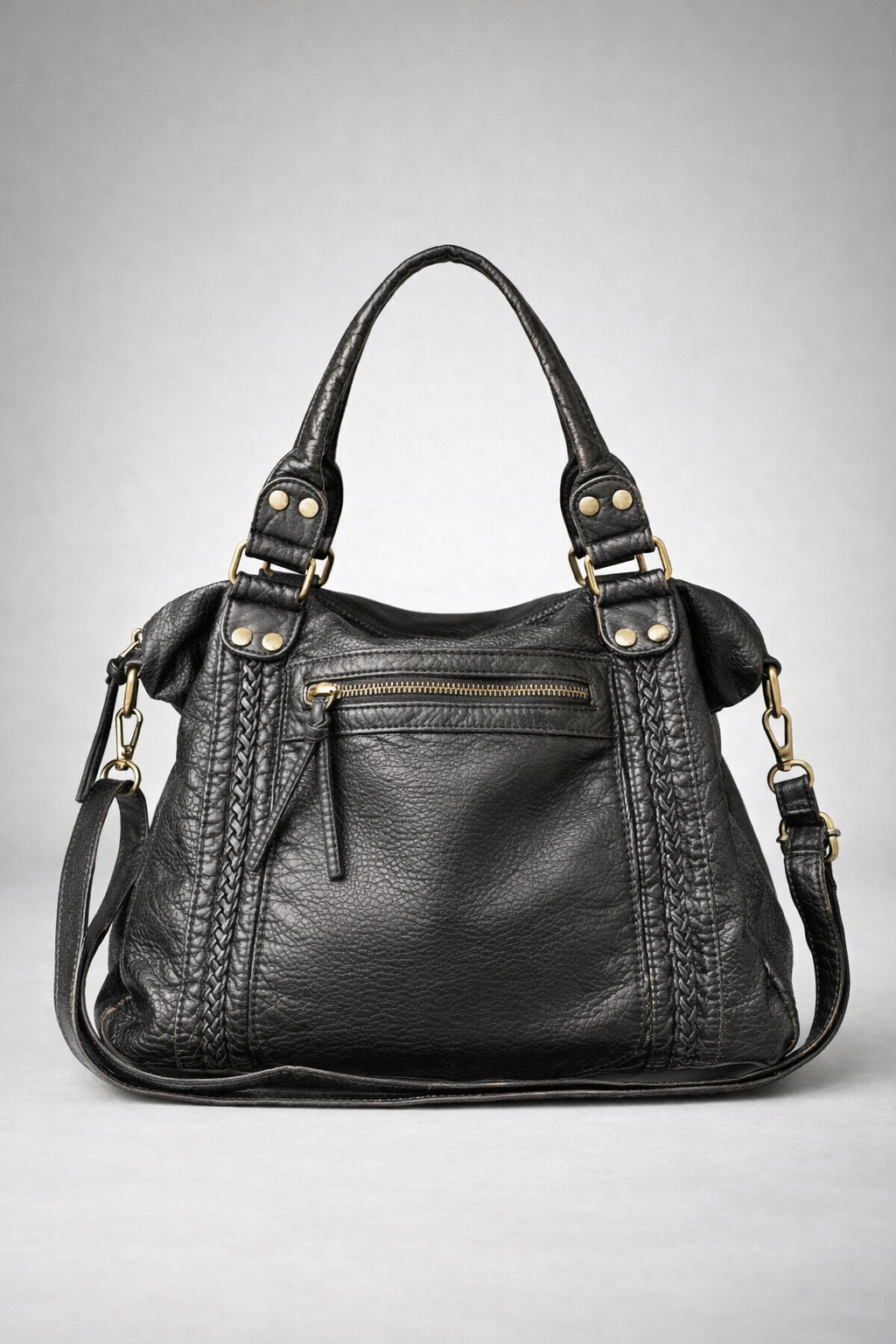 Thermabuild | black handbag for school with an exterior zipper pocket
