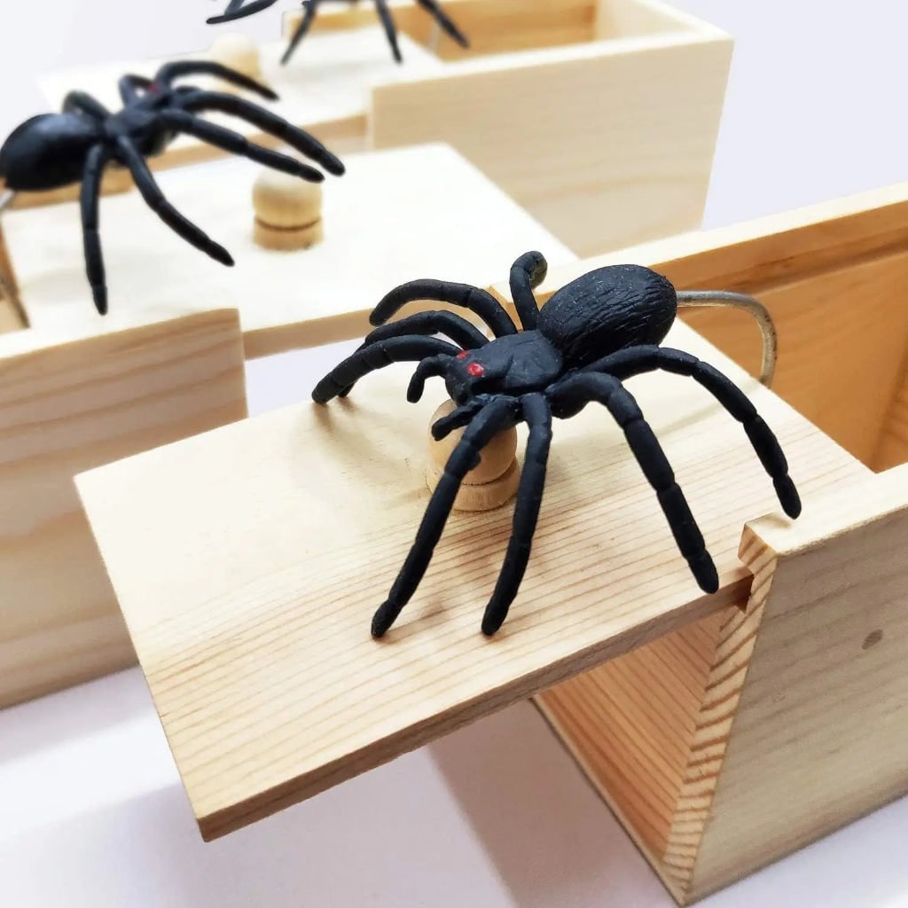 Thermabuild | Halloween Gag Gift Box Spider Prank with Spring-Loaded Pop-Out Surprise Boxes