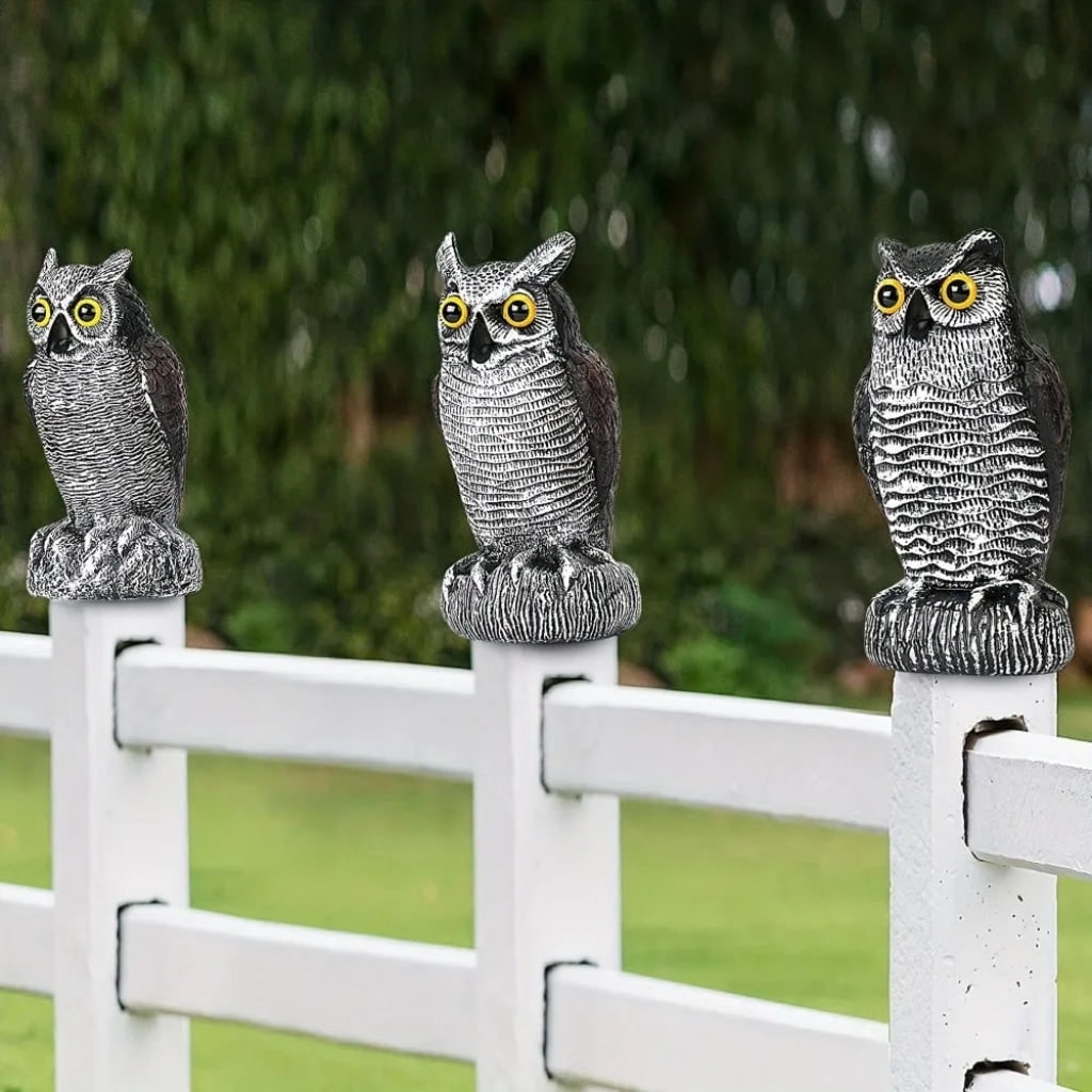 Thermabuild | Halloween Garden Owl Statue Decoy with Realistic Design to Scare Birds Away Outdoor Yard Decoration