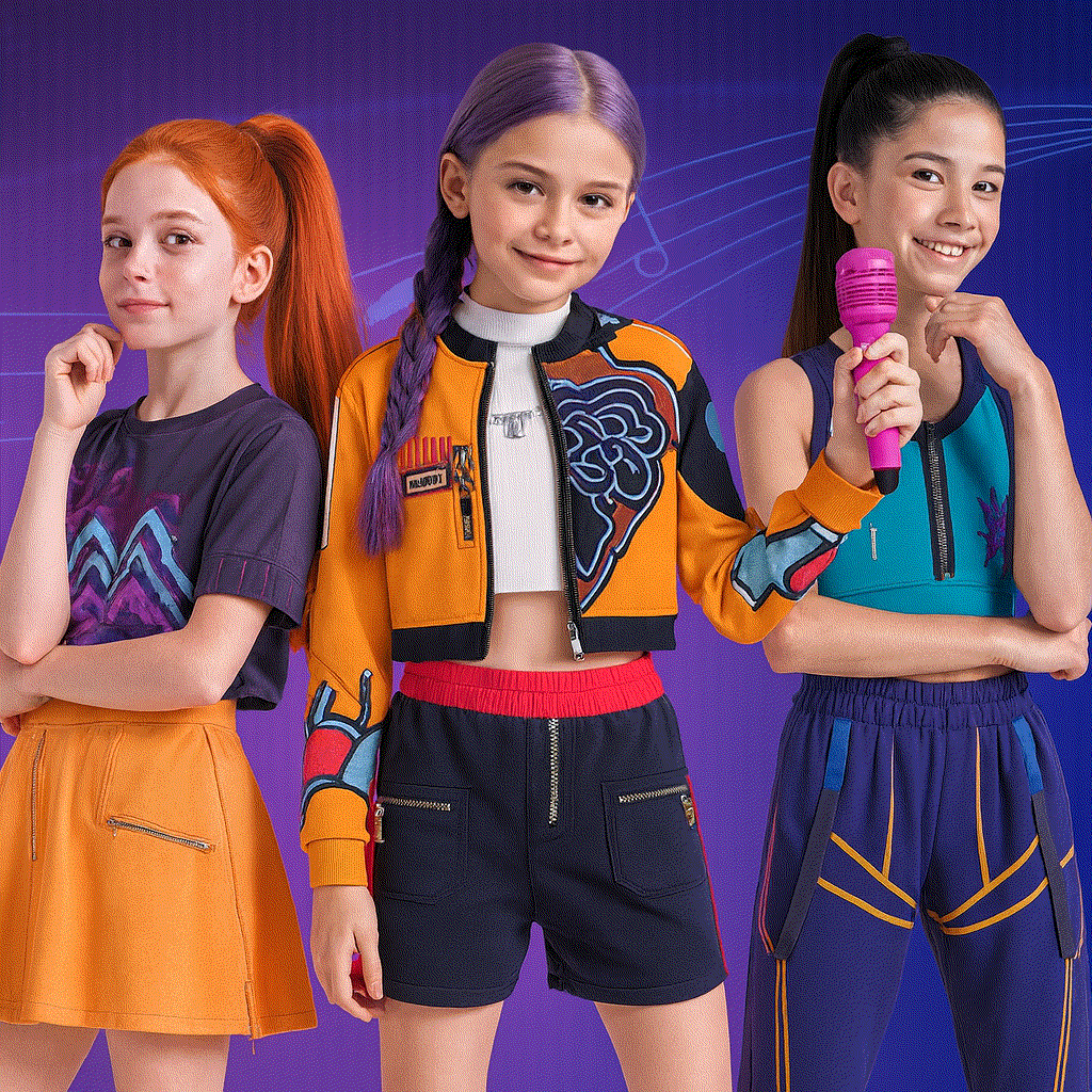 Thermabuild | Halloween Hip Hop Dance Costume with Crop Top Shorts and Joggers for Party Performance Wear