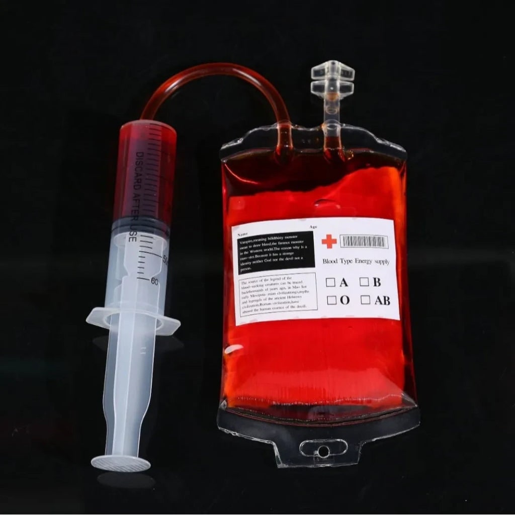 Thermabuild | Halloween Party Supplies Blood Bag Drink Pouches with Syringe for Decorations and Favors