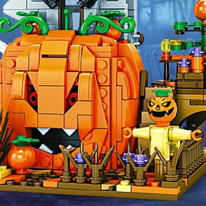 Thermabuild | Kids' Halloween Building Blocks Magnetic Tiles Toy Set with Pumpkin House and Spooky Figures