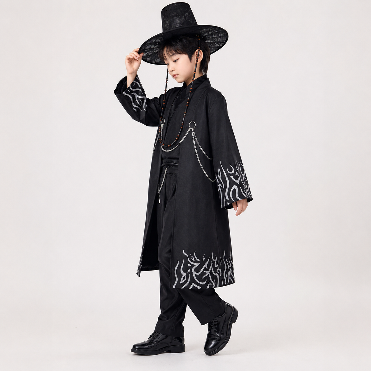 Thermabuild | Kids' Halloween Cosplay Costume Korean Traditional Hanbok with Hat Accessories and Silver Chain Details