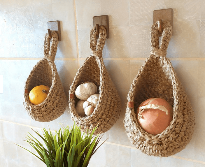 Thermabuild | Hanging jute basket for kitchen storage