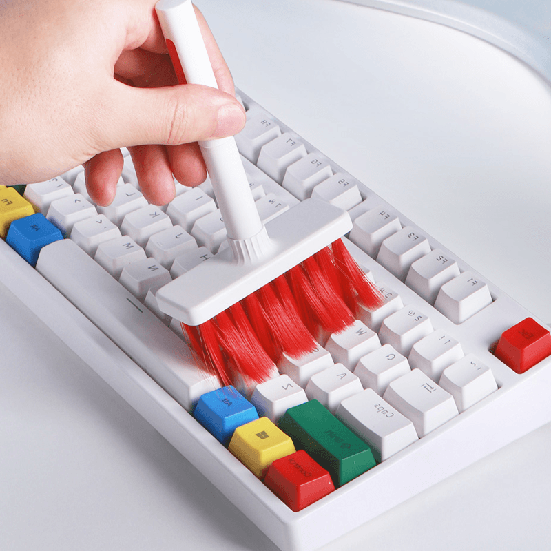 Thermabuild | 5 in 1 Keyboard & Earphone Cleaner