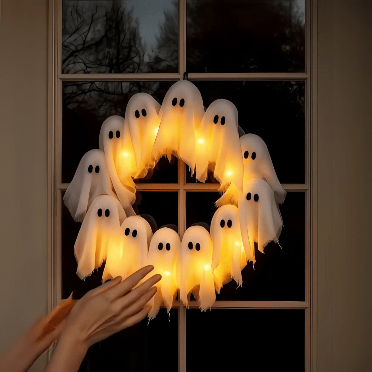 Thermabuild | LED Ghost Wreath with 12 Illuminated Spirits